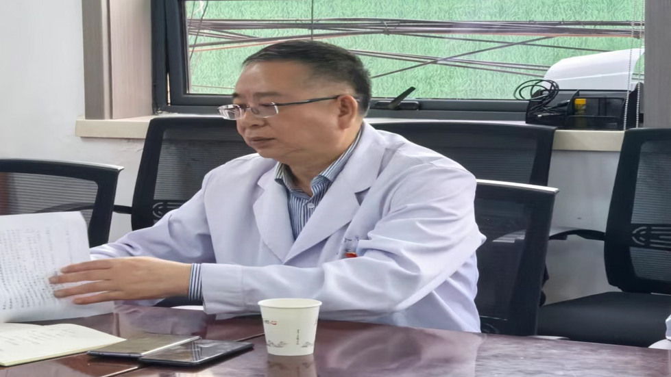 强强联合共护脊梁！ 二人麻将指南网
与山西白求恩二人麻将
共建脊柱侧弯医联体