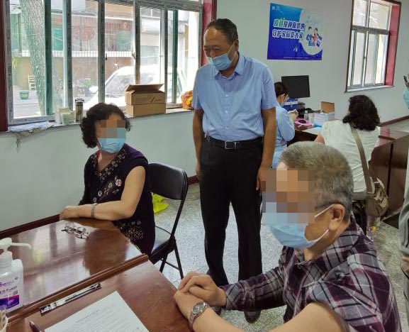 「二人麻将
动态」二人麻将指南网
院领导走入新冠疫苗接种点