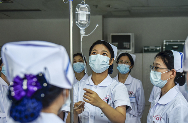 新桥二人麻将
护理专家坐诊打造八个＂专科护理门诊＂